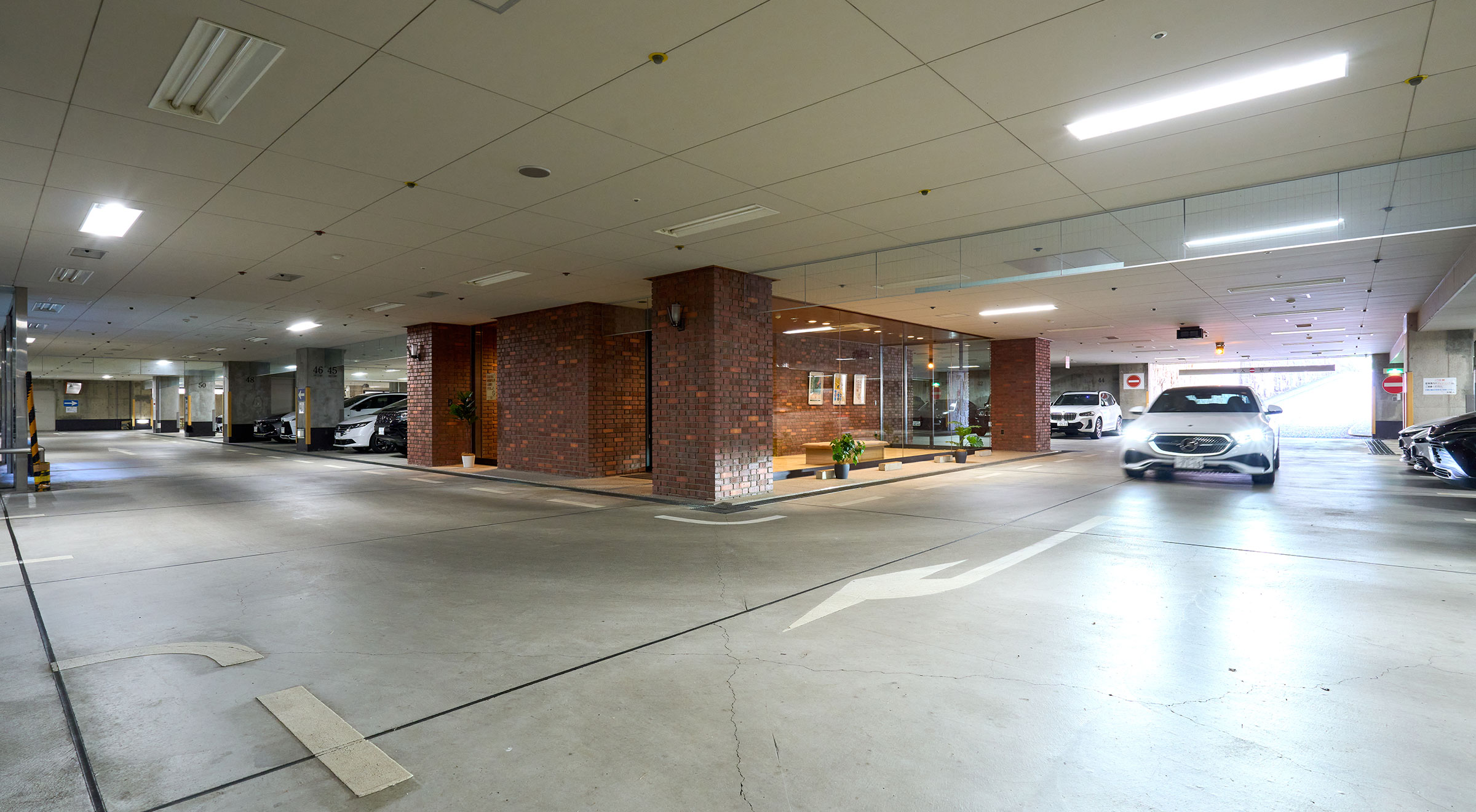 地下駐車場
