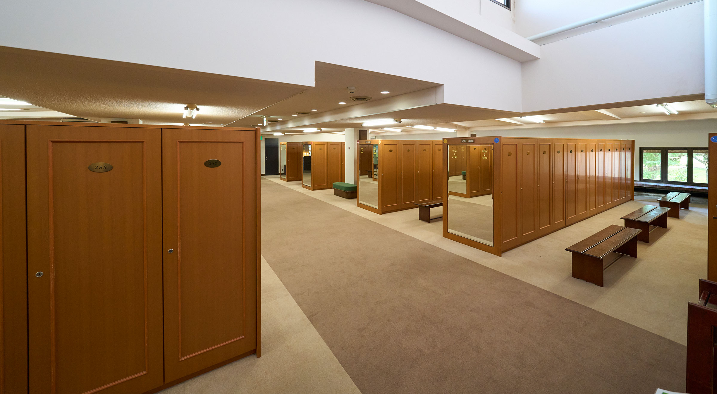 ロッカールーム